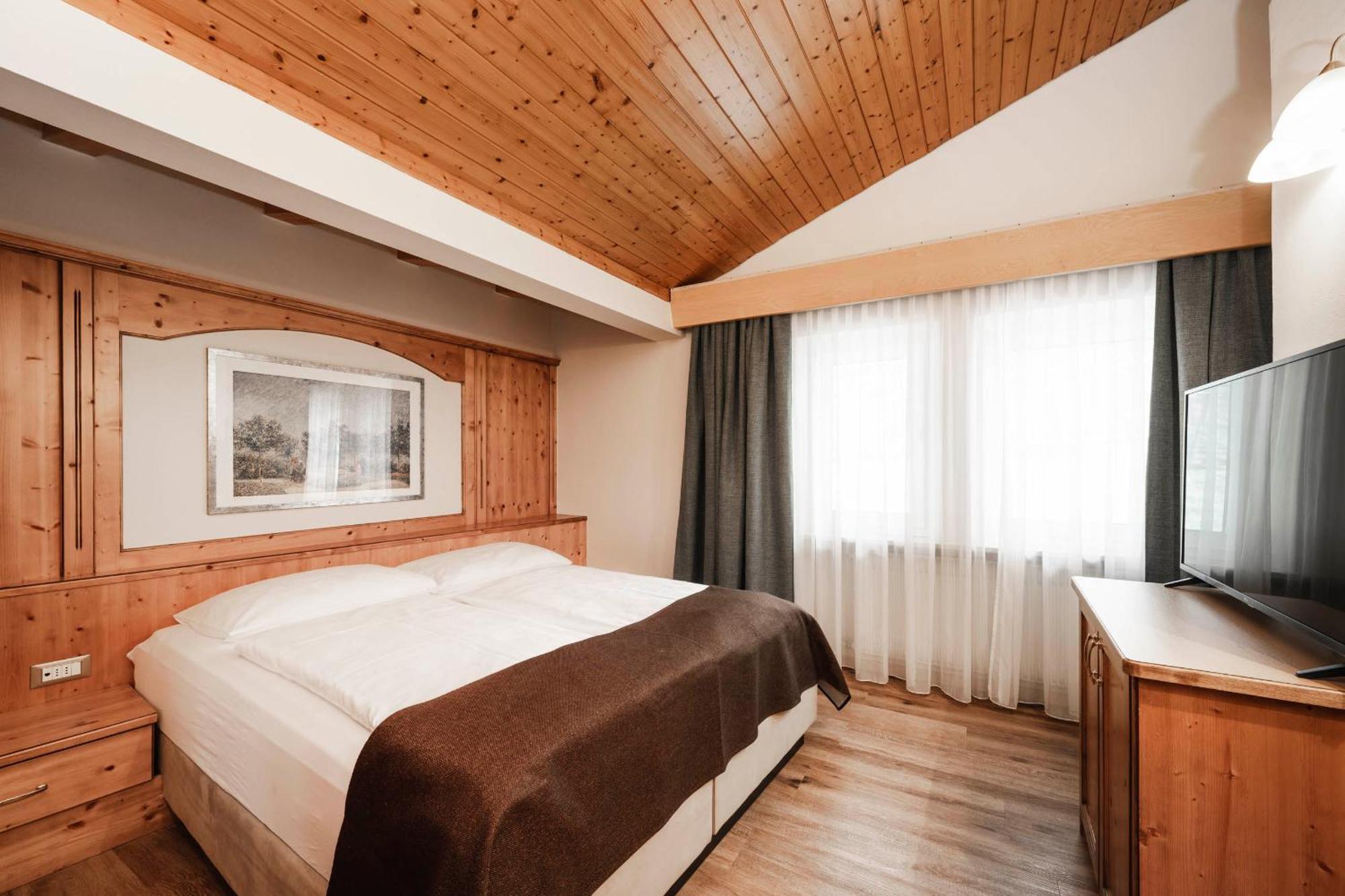 Appartementhaus Residence Hirzer Tirolo Room photo
